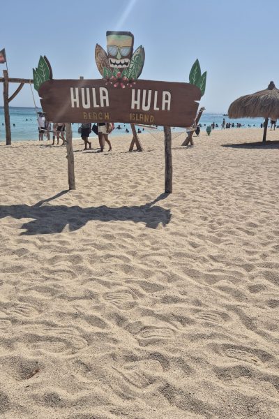 A Hula Hula sziget homokos partja Hurghada közelében