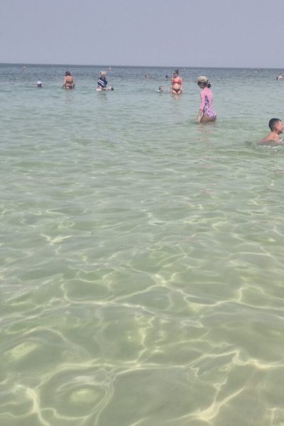 Dubai tengerpart gyerekekkel