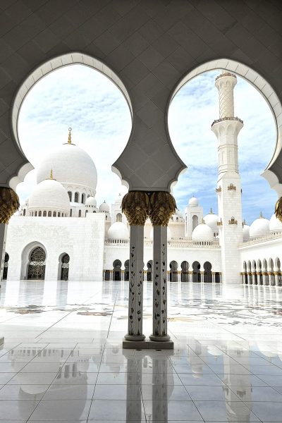 Sheikh Zayed Nagymecset udvara Abu-Dhabiban